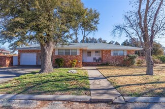 120 N 15th Ave, Munday, TX 76371
