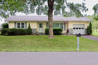 325 N Delaware Ave, Nixa, MO 65714