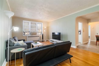69-10 Yellowstone Blvd Unit 505, Forest Hills, NY 11375