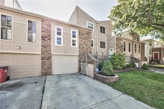 2904 SW 5th St, Blue Springs, MO 64014