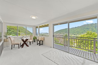 3129 Beaumont Woods Place, Honolulu, HI 96822