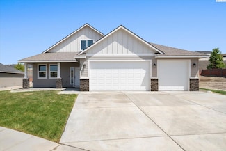 7136 W 28th Place, Kennewick, WA 99338