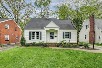 1521 Parkgate Ave, Akron, OH 44313