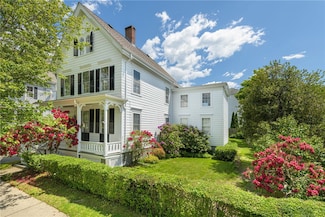 106 Franklin St, Bristol, RI 02809