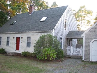 15 Half Hitch Ln, Mashpee, MA 02649