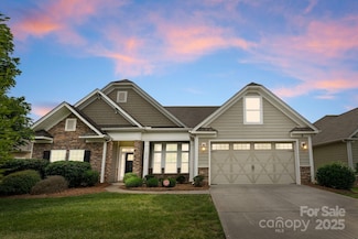 8830 Artesa Mill Ln, Charlotte, NC 28214