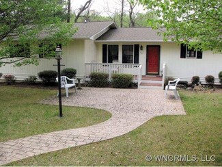 30 Lake Dr, Hendersonville, NC 28739