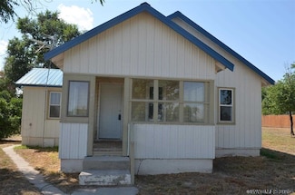 406 Powers St, Hawk Springs, WY 82217