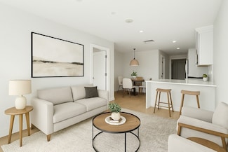 301 Border St Unit 606, Boston, MA 02128