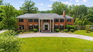 14 Hacienda Dr, Saint Louis, MO 63124