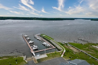 14 Little Bay Dr, Dover, NH 03820