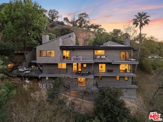 3250 Coldwater Canyon Ave, Studio City, CA 91604