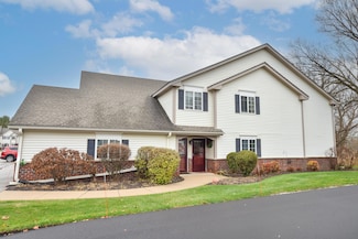 636 Pewaukee Rd Unit H, Pewaukee, WI 53072