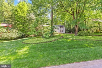 1925 Upper Lake Dr, Reston, VA 20191
