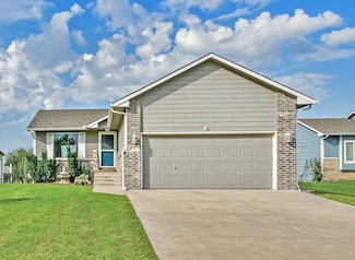 2103 W Schoolhouse St, Haysville, KS 67060