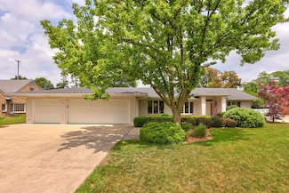 3485 Highland Dr, Bay City, MI 48706
