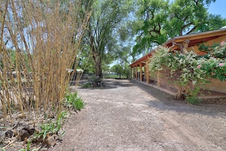 545 & 541 Atrisco Dr NW, Albuquerque, NM 87105