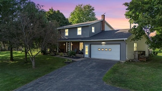 87 Lake Rd, Ontario, NY 14519