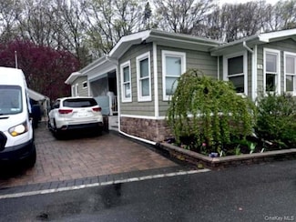 1795 Osborn Ave Unit 84, Riverhead, NY 11901