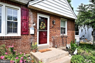 121 Shaffer Rd, King of Prussia, PA 19406