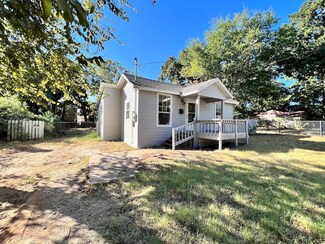3711 Cauthorn Dr, Dallas, TX 75210