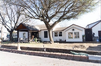 302 W 6th St, Lancaster, TX 75146
