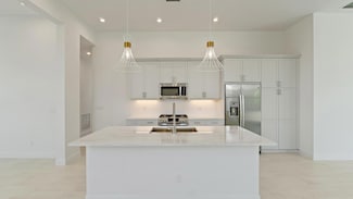 204 SE Via Sangro, Port St. Lucie, FL 34952