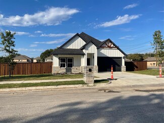 821 Johnson St, Weatherford, TX 76086