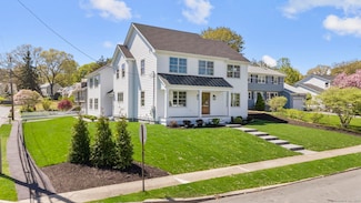 15 Barton Rd, Fairfield, CT 06824