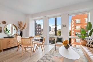220 9th St Unit 693, Jersey City, NJ 07302