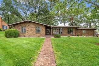 528 Westpark Dr, Columbia, IL 62236
