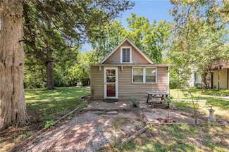 8836 N Main St, Kansas City, MO 64155