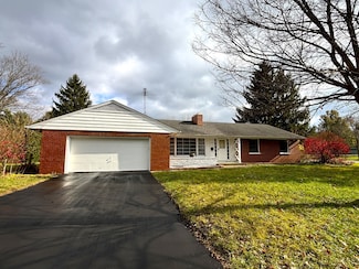 438 S 9th St, Saint Charles, IL 60174