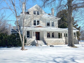 1106 Grand Ave, Carthage, MO 64836