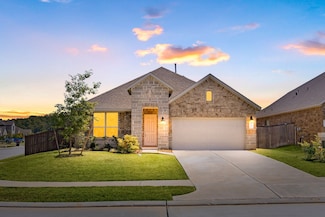 907 Youth Water Rd, Montgomery, TX 77316