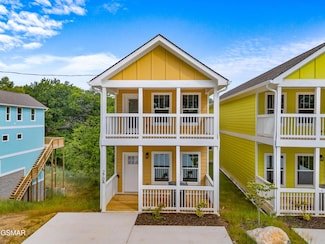 270 W Main St, Dandridge, TN 37725