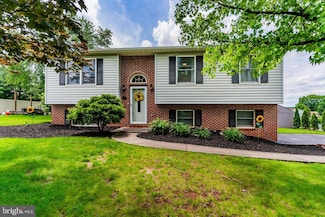 404 Clover Rd, Etters, PA 17319