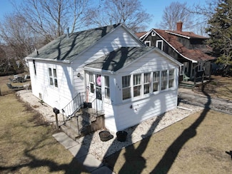 525 Elm St, Neenah, WI 54956