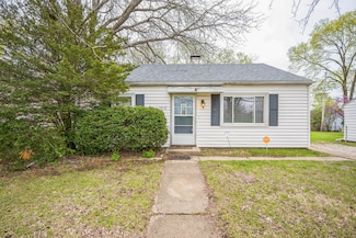 5210 N Willard Rd, Peoria Heights, IL 61616