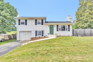 1094 Windstar Cir, Vinton, VA 24179