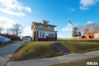 141 Broadway St, Charlotte, IA 52731