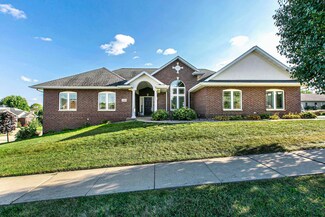 2563 Hilton Springs Dr, Dubuque, IA 52002