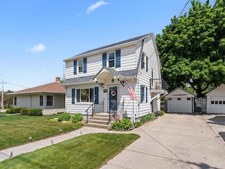 1822 29th St, Two Rivers, WI 54241