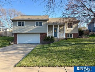 3410 Wildbriar Ln, Lincoln, NE 68516
