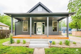 314 S Manhattan Ave, Manhattan, KS 66502