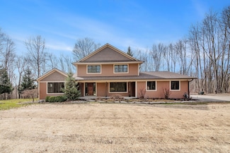 651 Crahen Ave NE, Grand Rapids, MI 49525