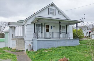 1113 State St, Vandergrift, PA 15690