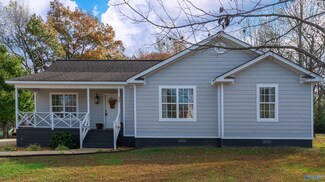 33 Cross St, Sylvania, AL 35988