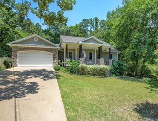 323 Yorkshire Dr, Hot Springs National Park, AR 71913