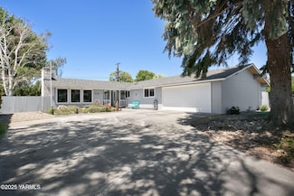 408 S 68th Ave, Yakima, WA 98908